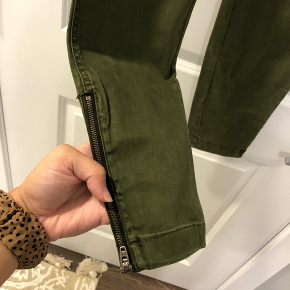 NWT ✨ J. Crew Green Pant w/ Ankle Zipper - Picture 2 of 8